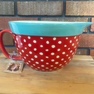 The Pioneer Woman ceramic bowl.